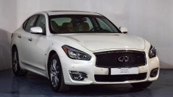 Infiniti Q70