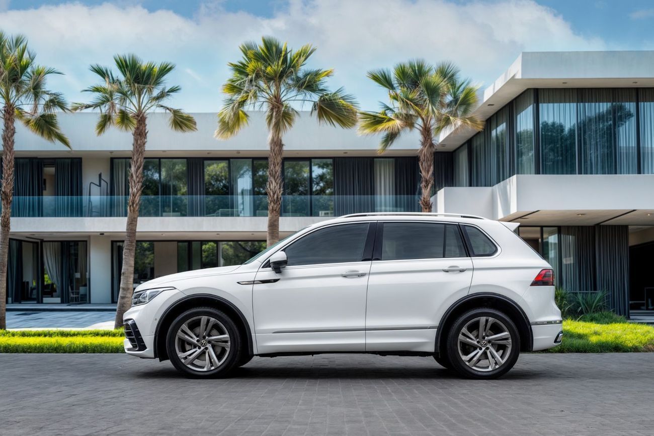 Volkswagen Tiguan R-Line | 2,252 P.M  | 0% Downpayment | Impeccable Condition!