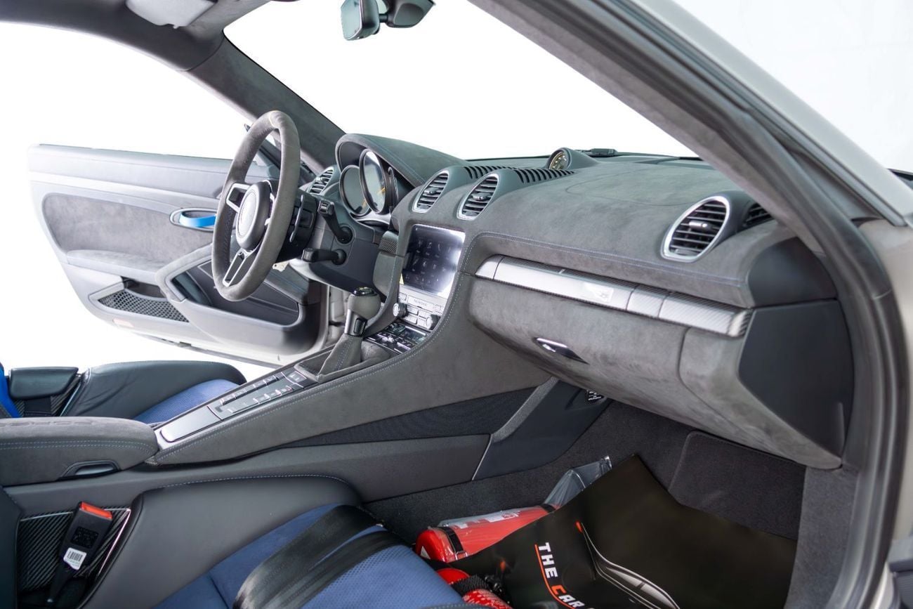 بورش كايمان 718 GT4 RS 4.0L (493 HP) A/T