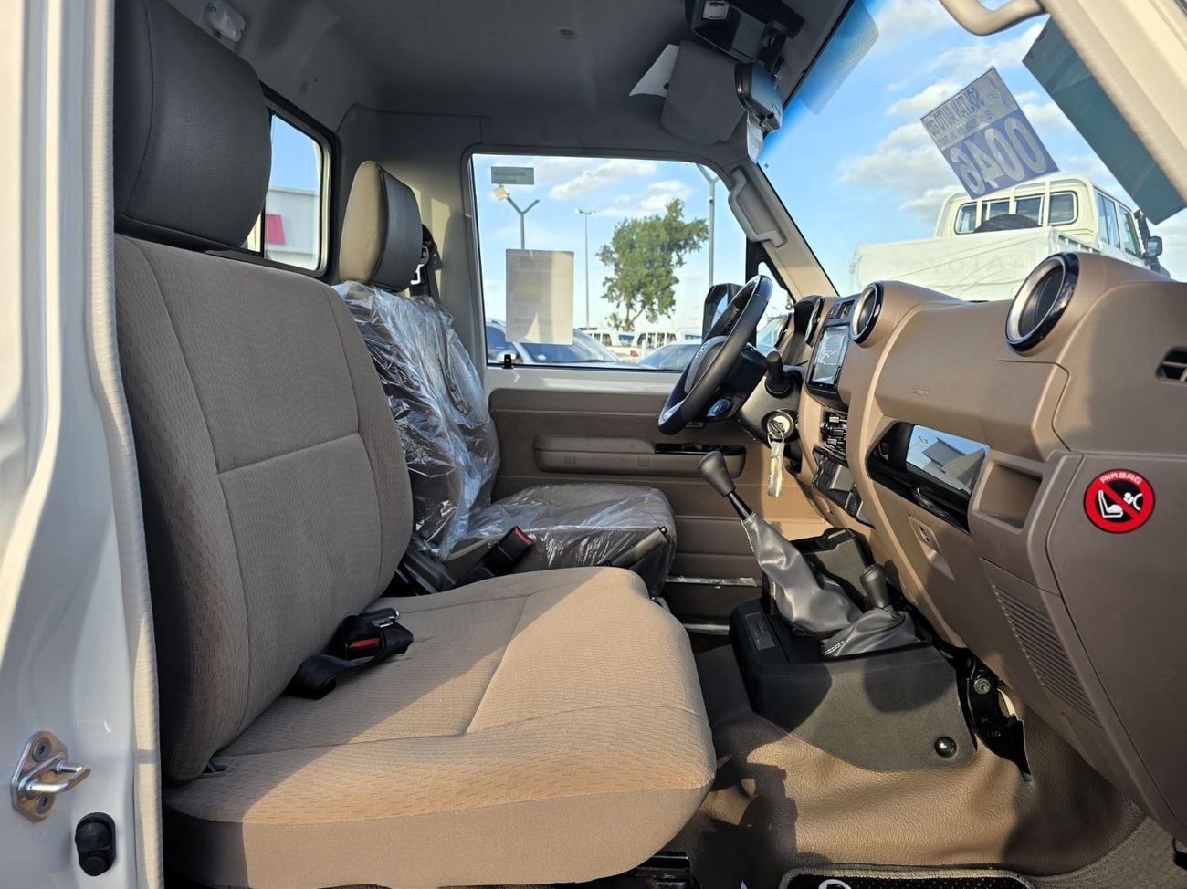 Toyota Land Cruiser Pick Up SC 4.0L Toyota L.C Single cabin Pick Up 4.0l petrol v6 M/T 4WD Gcc specs  2025 Model