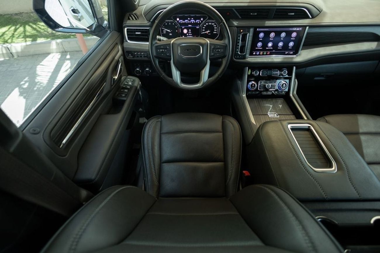 GMC Yukon XL Denali 6.2L (7 Seater)