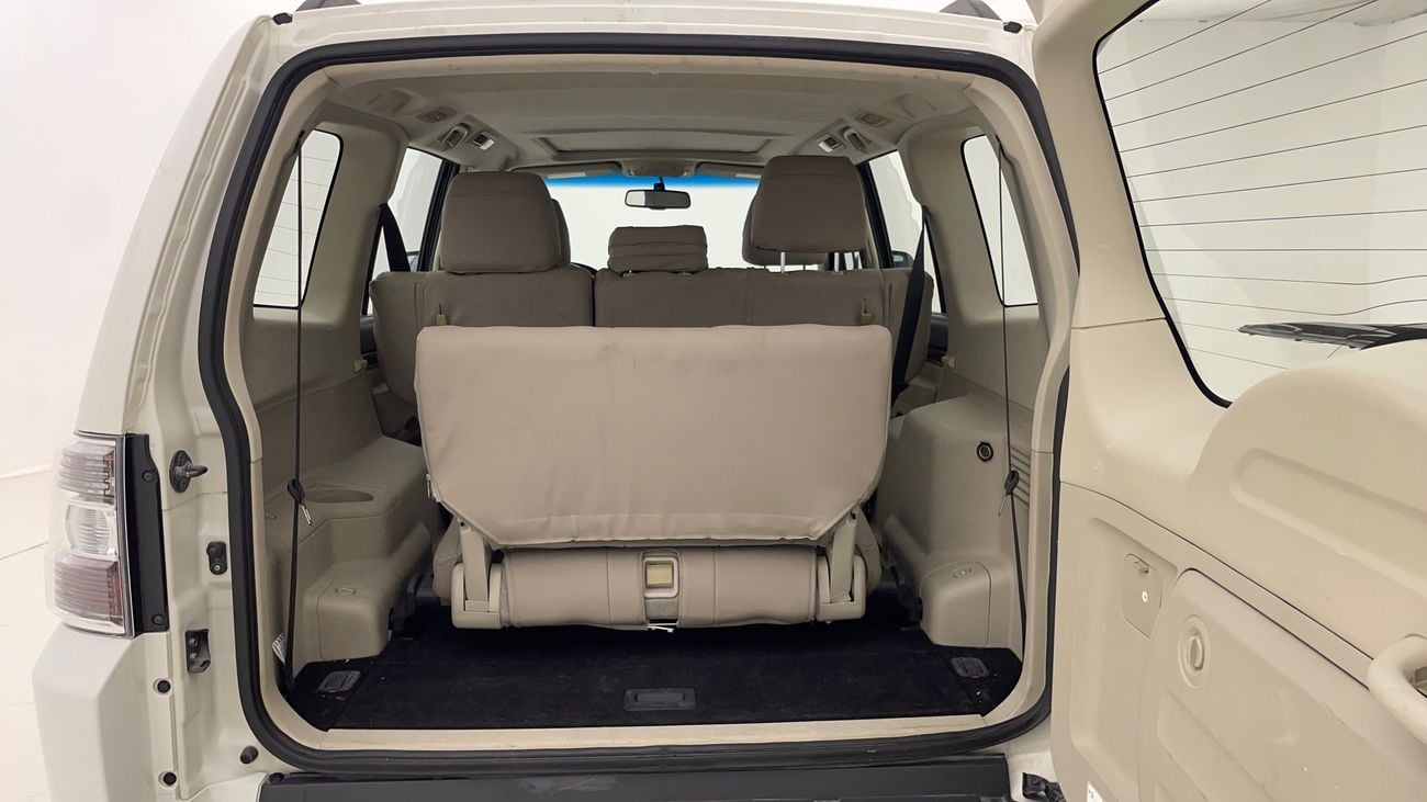 ميتسوبيشي باجيرو GLS MIDLINE 3 | بدون دفعة مقدمة | اختبار القيادة في المنزل