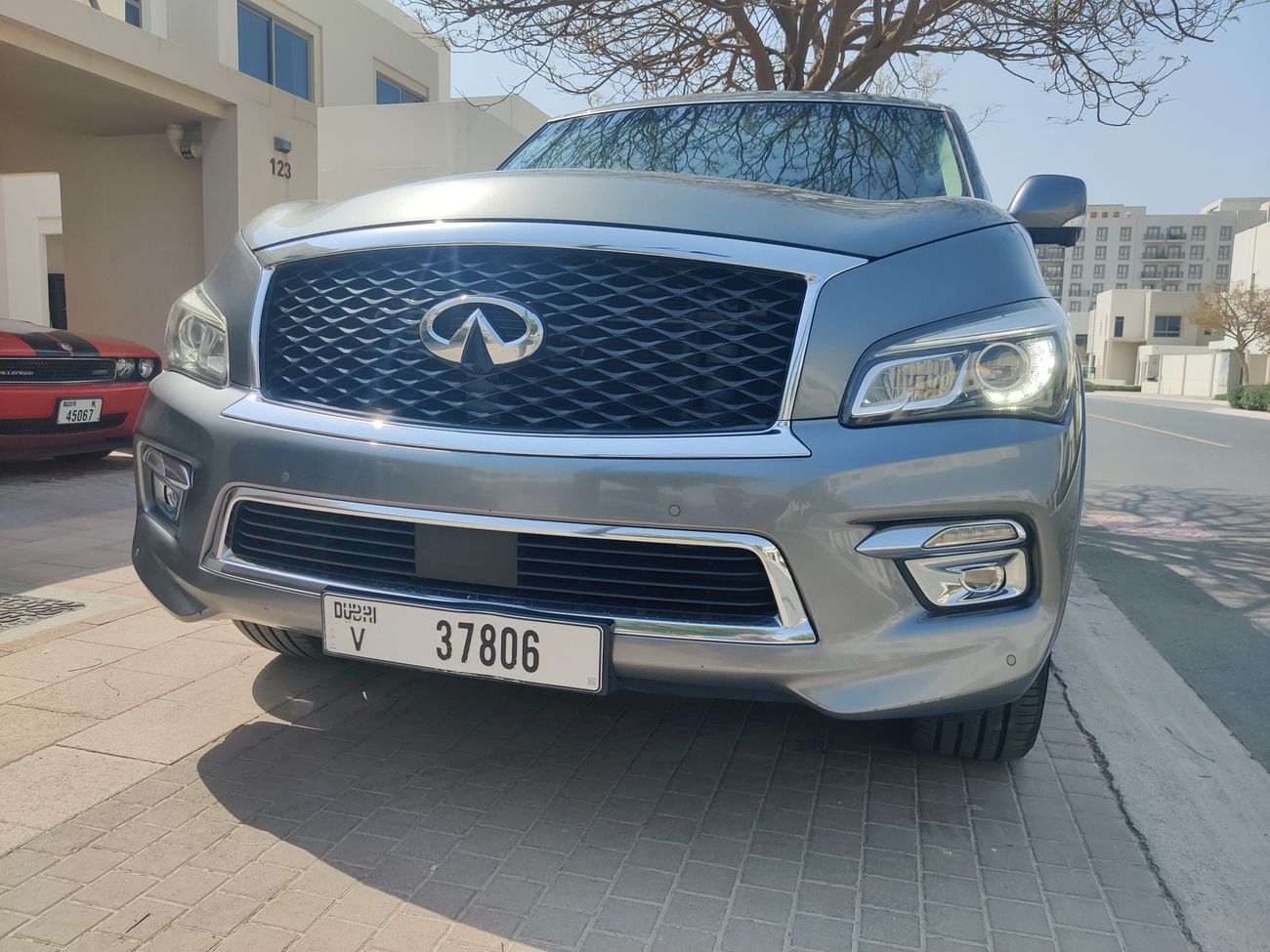 Infiniti QX80 LUXURY
