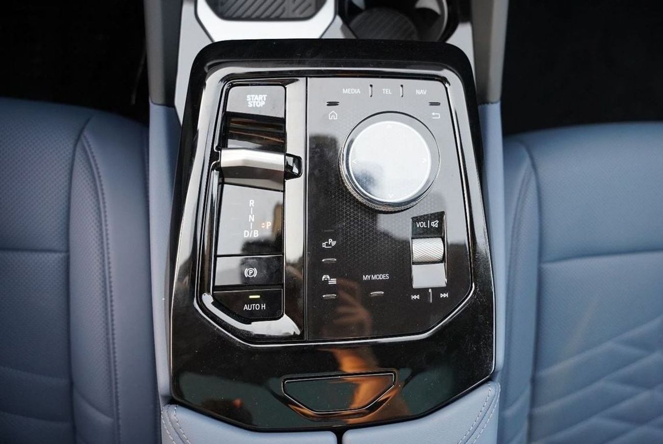 بي أم دبليو i5 2024 BMW i5 e-Drive 35L Exclusive M Sport RWD 0Km