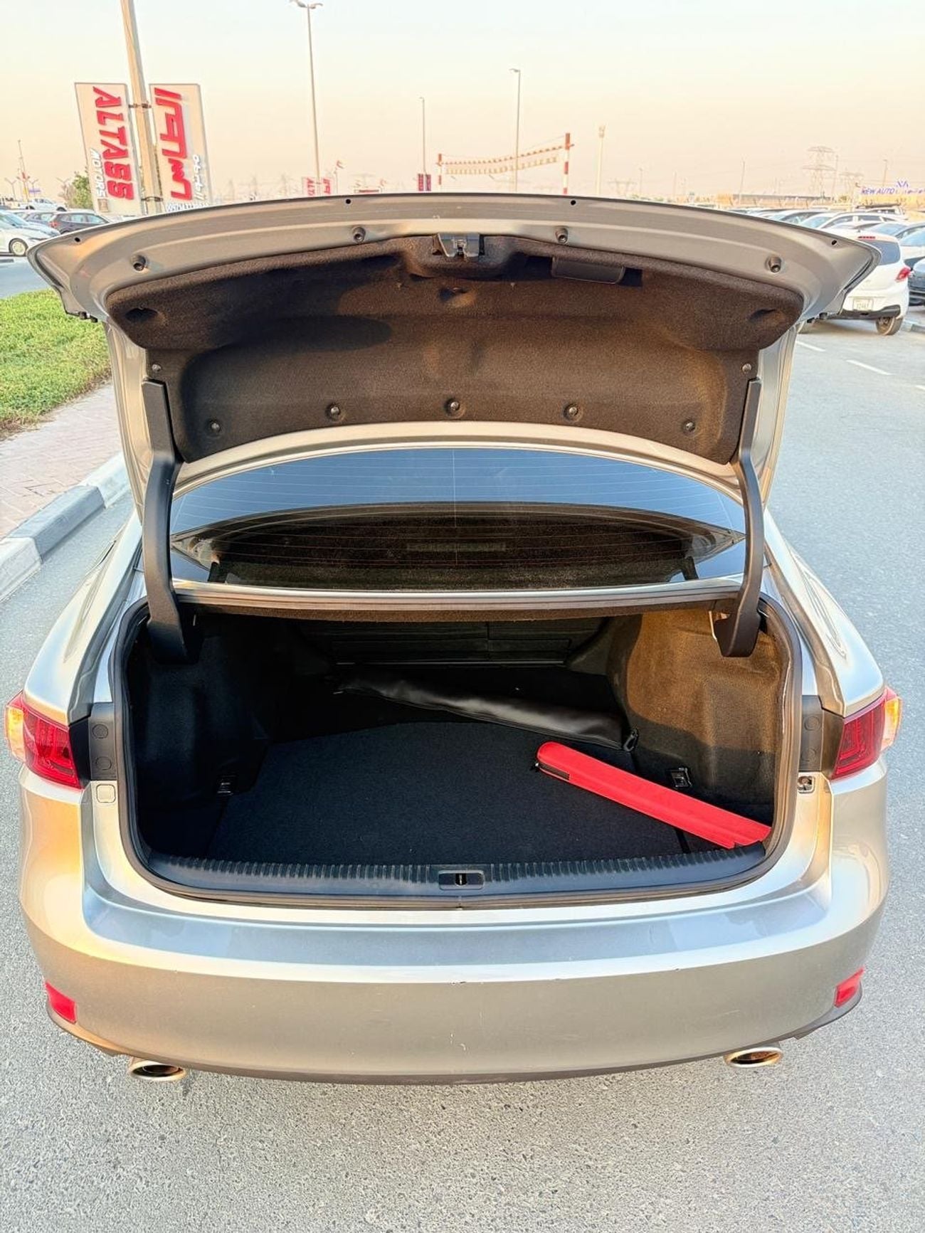 Lexus IS300 AWD (NON GCC) AWD
