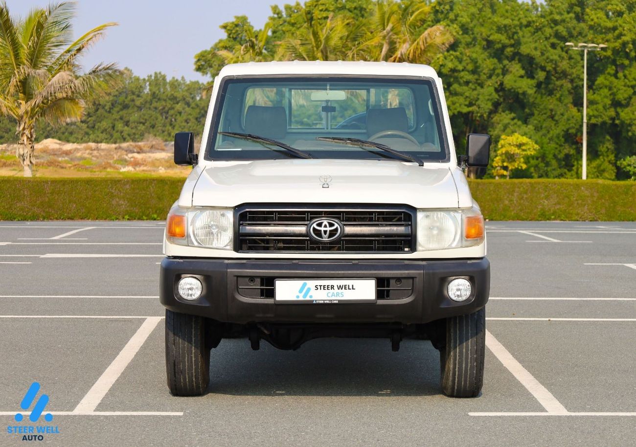 Toyota Land Cruiser Pick Up 79 EXR 2015 Single Cab Pick Up 4.0L - Petrol M/T - GCC Specs - Ready to Drive - Book Now