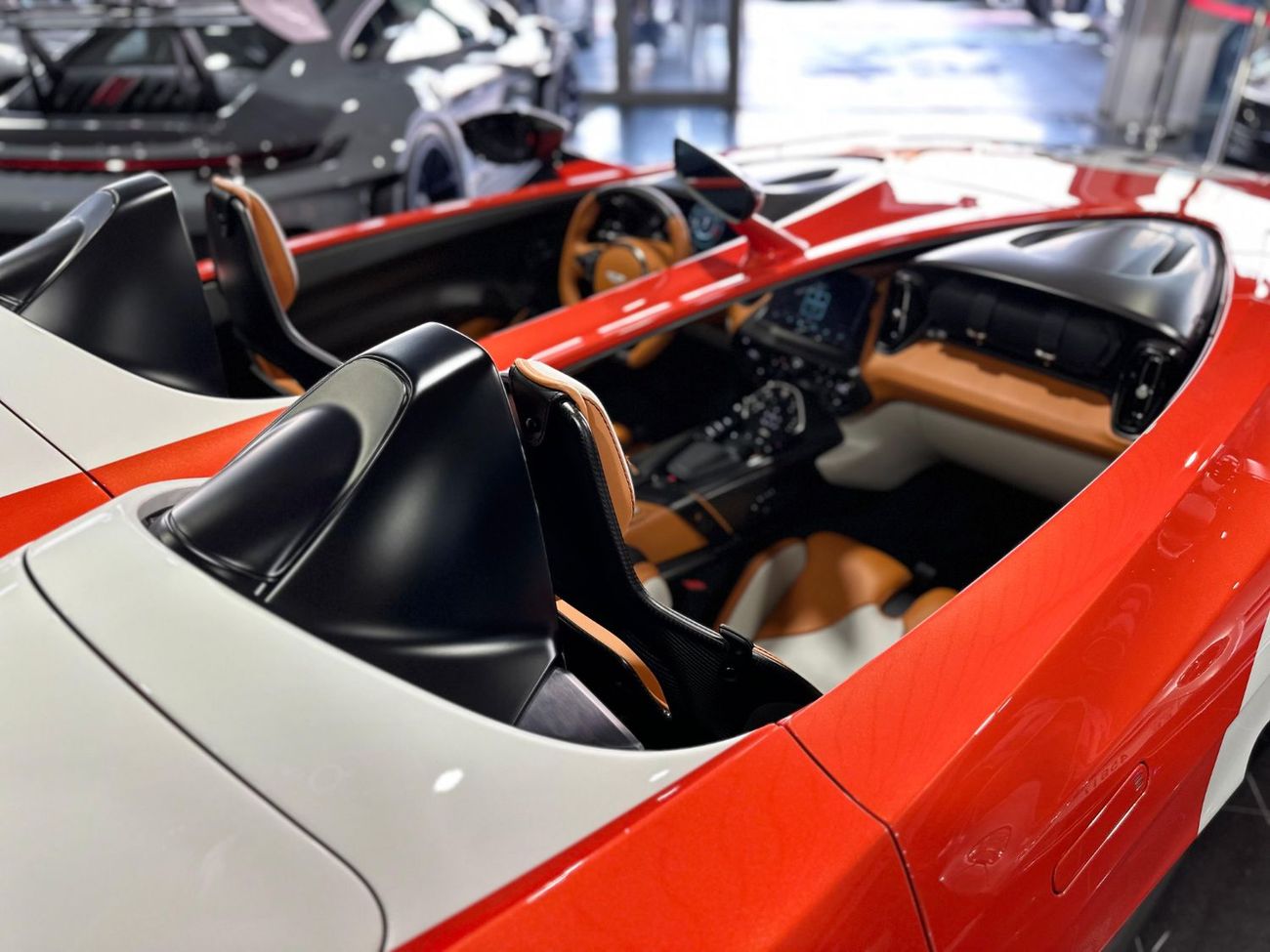 أستون مارتن فانكويش SPEEDSTER