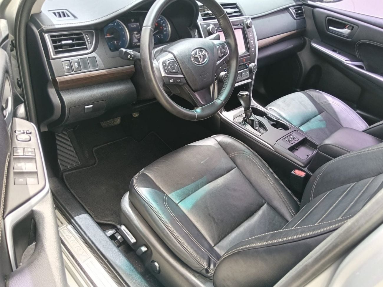 Toyota Camry GLX Full Option