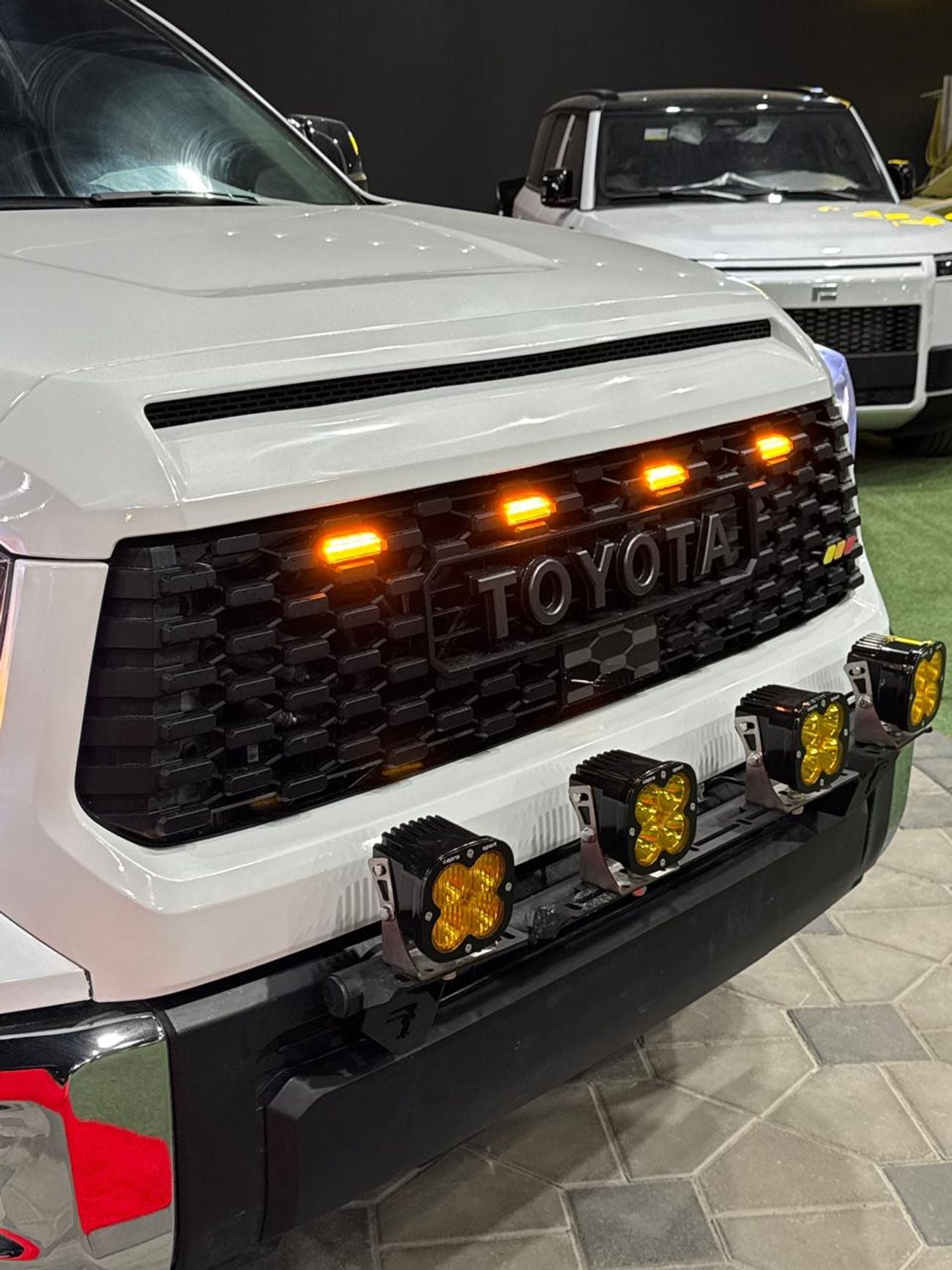 Toyota Tundra Std 5.7L