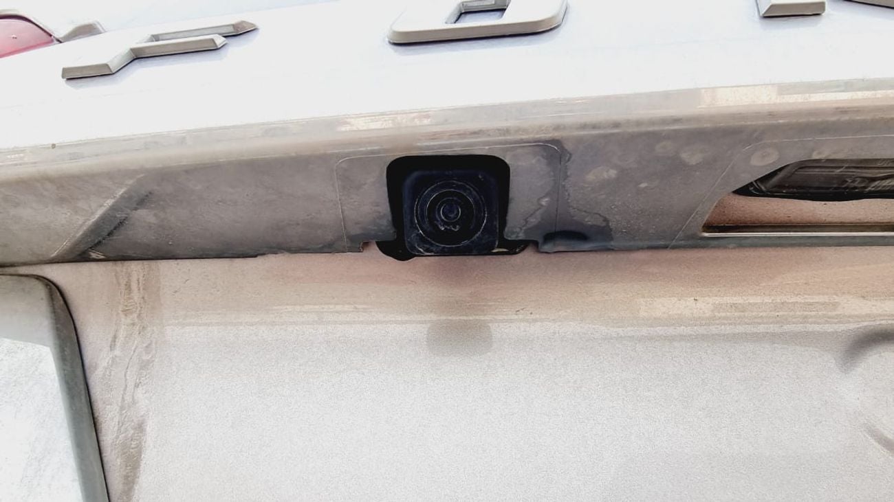 Toyota Fortuner TOYOTA FORTUNER 2.7L PETROL 4X4 PUSH START DIGITAL A/C MY 2024