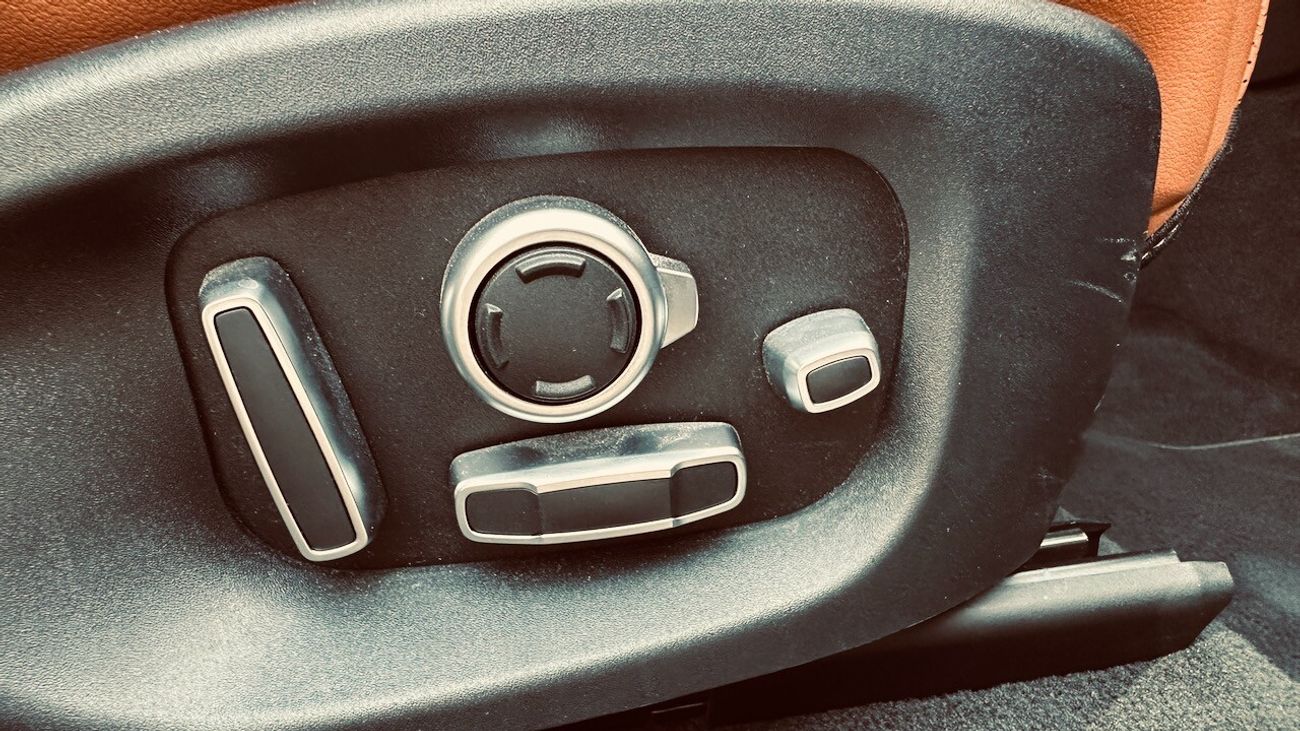 Jaguar F Pace V6 Supercharged F-Pace + HUD, Paddles, Sports mode, Cruise Control, Descent control