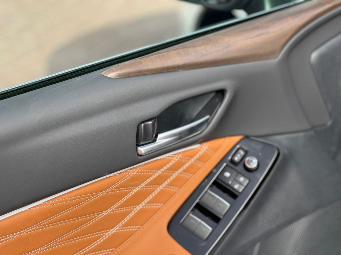 Toyota Avalon TOYOTA AVALON 2.5L HYBRID XLE 2024