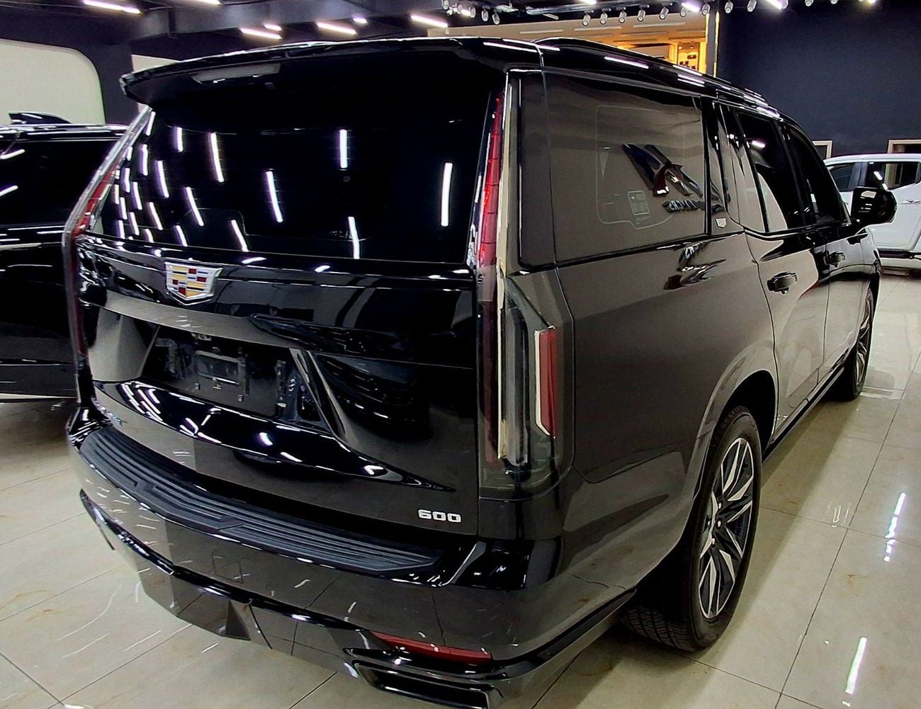 Cadillac Escalade Sport Platinum 6.2L 4WD