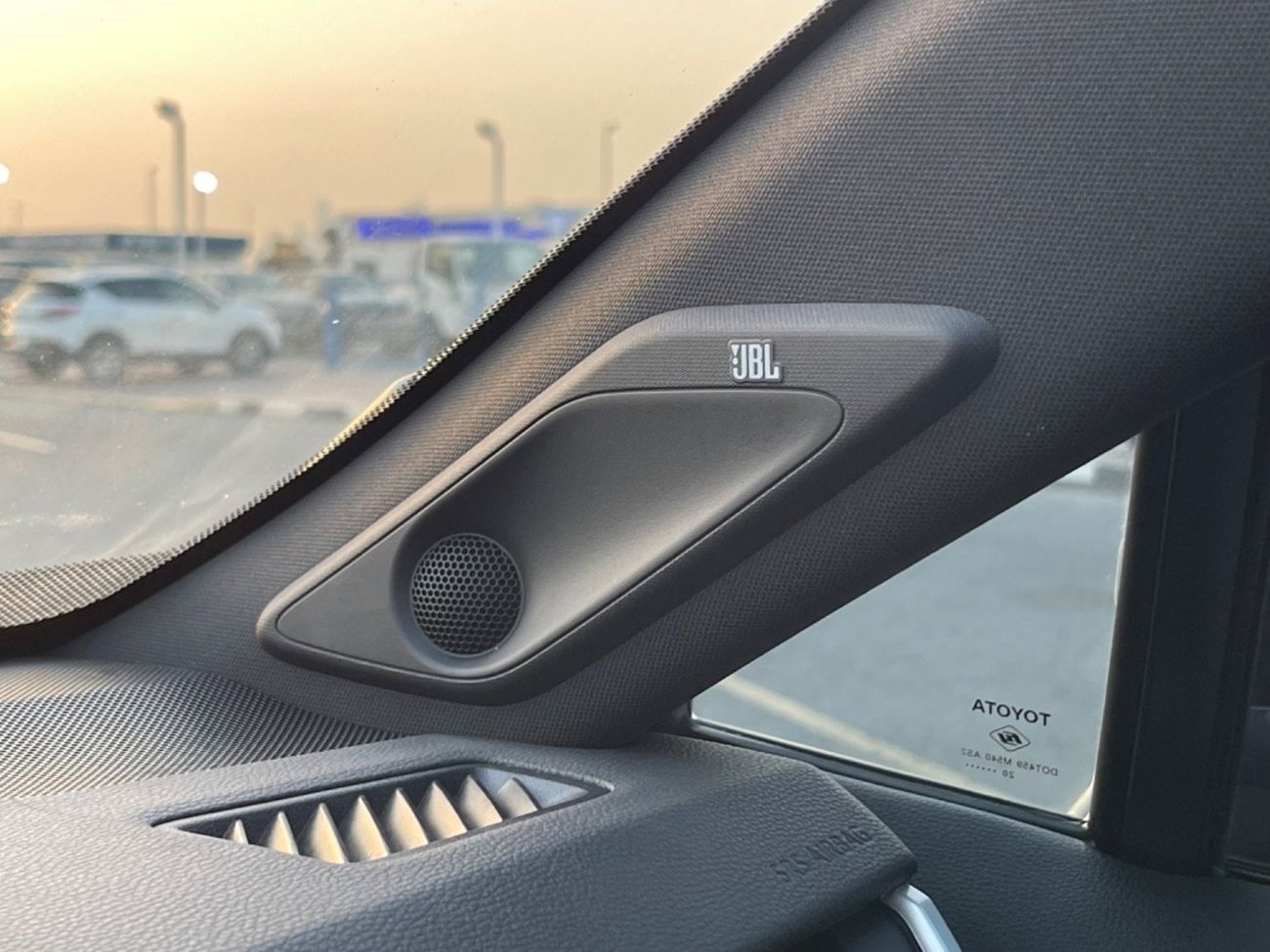 تويوتا راف ٤ 2021 TOYOTA RAV4 XSE HYBRID PANORAMIC ROOF FULL OPTIONS IMPORTED FROM USA