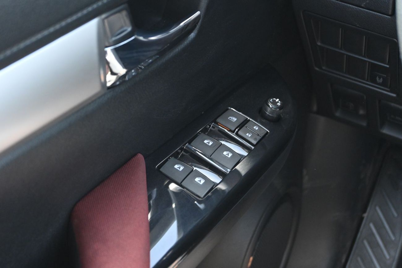 تويوتا هيلوكس Toyota Hilux SR5 GLXS 2.7L Petrol, Automatic 4WD, Model 2025, Color White