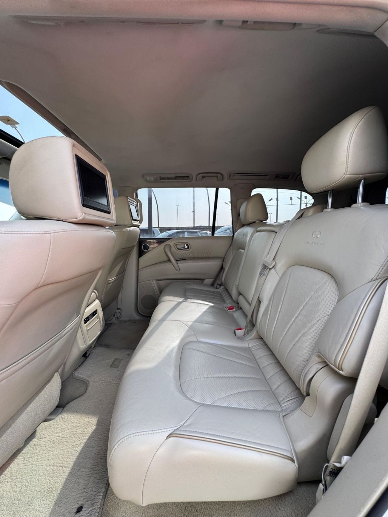 Infiniti QX80 LUXURY