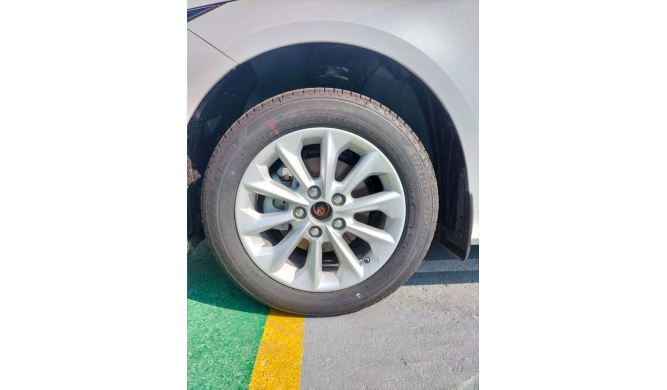 Toyota Corolla TOYOTA COROLLA 1.6 MID OPTIONS NON GCC