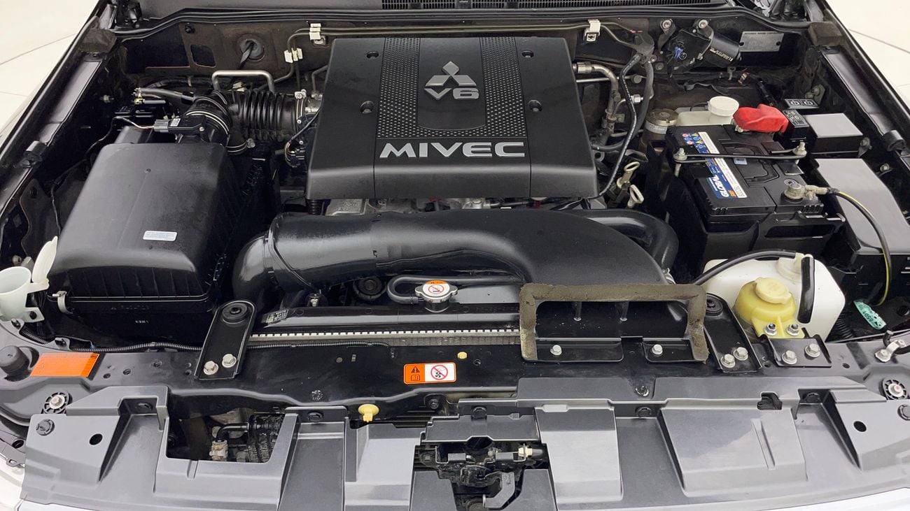 ميتسوبيشي باجيرو 2020 GLS HIGHLINE | AED 1067/Month | 0 DP | 30 Day Return | Warranty | Service History