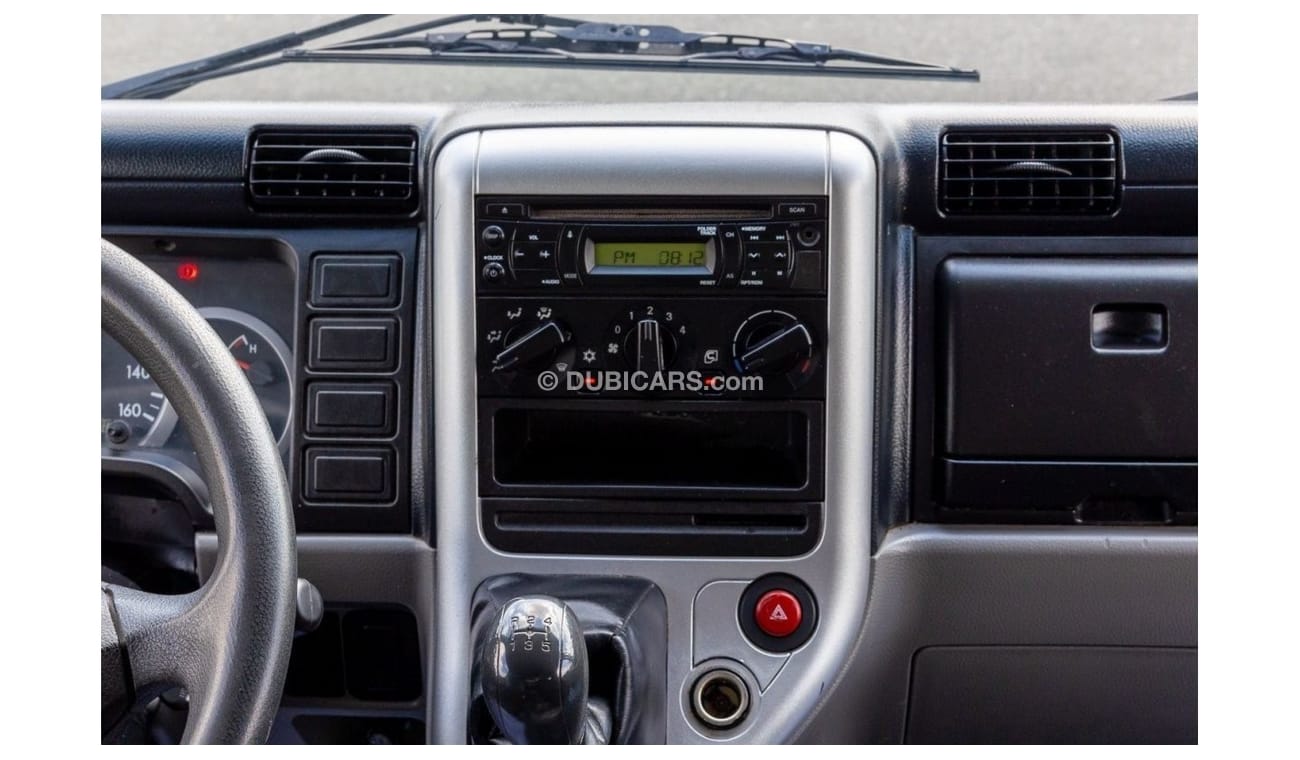 ميتسوبيشي فوسو كانتير 2017 Dual Cabin with Carrier Chiller - Tail lift DSL M/T - Low Mileage - GCC Specs