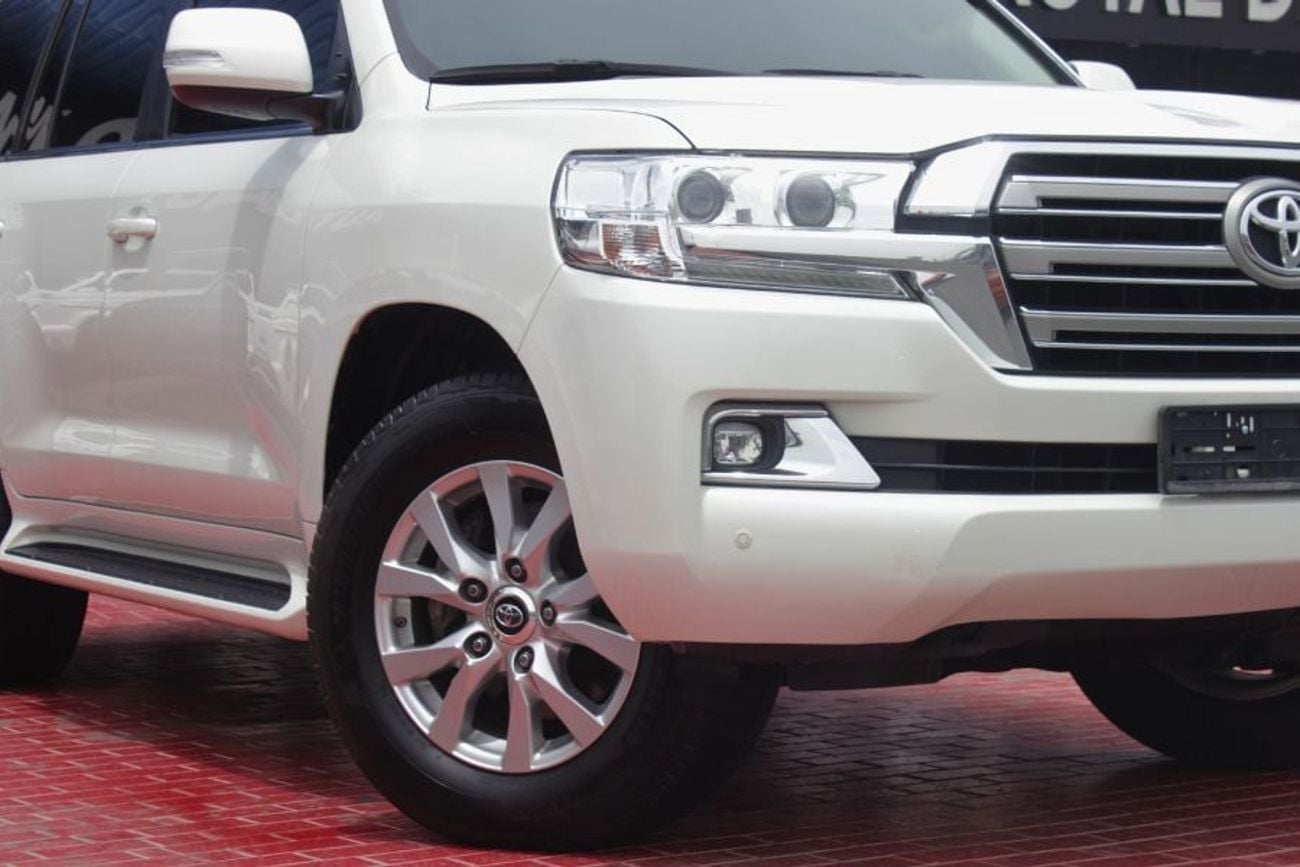 Toyota Land Cruiser STD EXR 5.7L 4WD V8,GCC