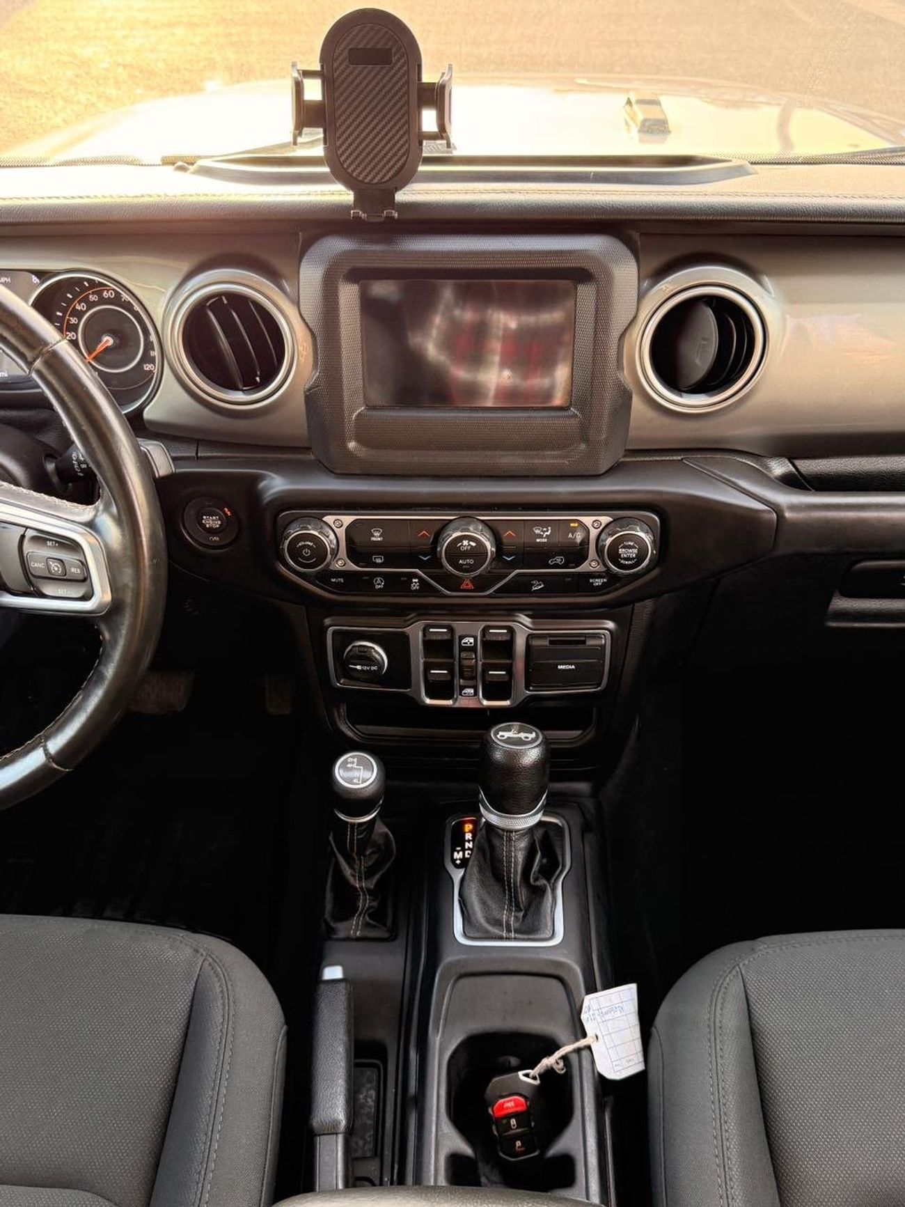 Jeep Wrangler Unlimited Sahara 2.0L A/T