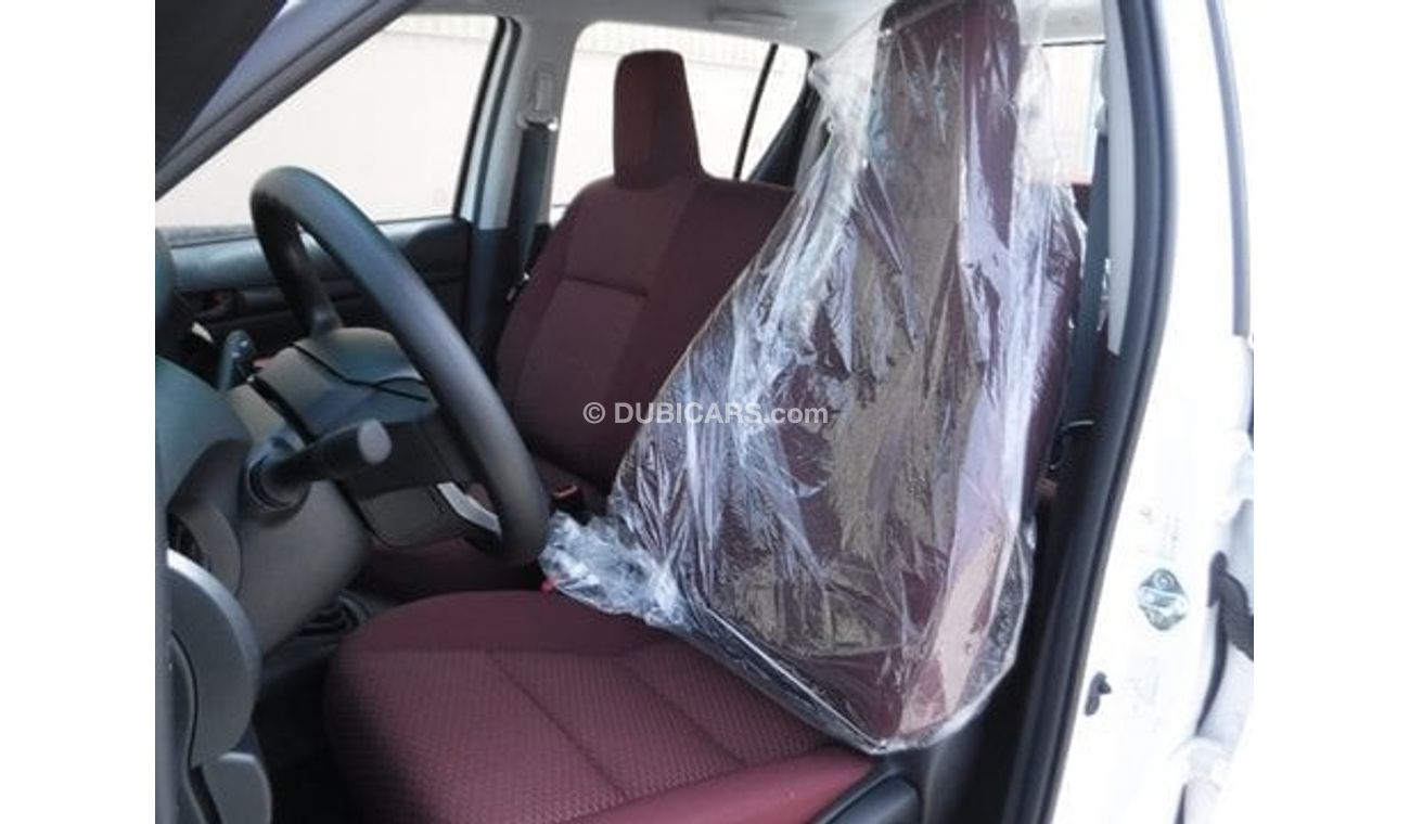 Toyota Hilux 2.7 L , 4x2 ,manual