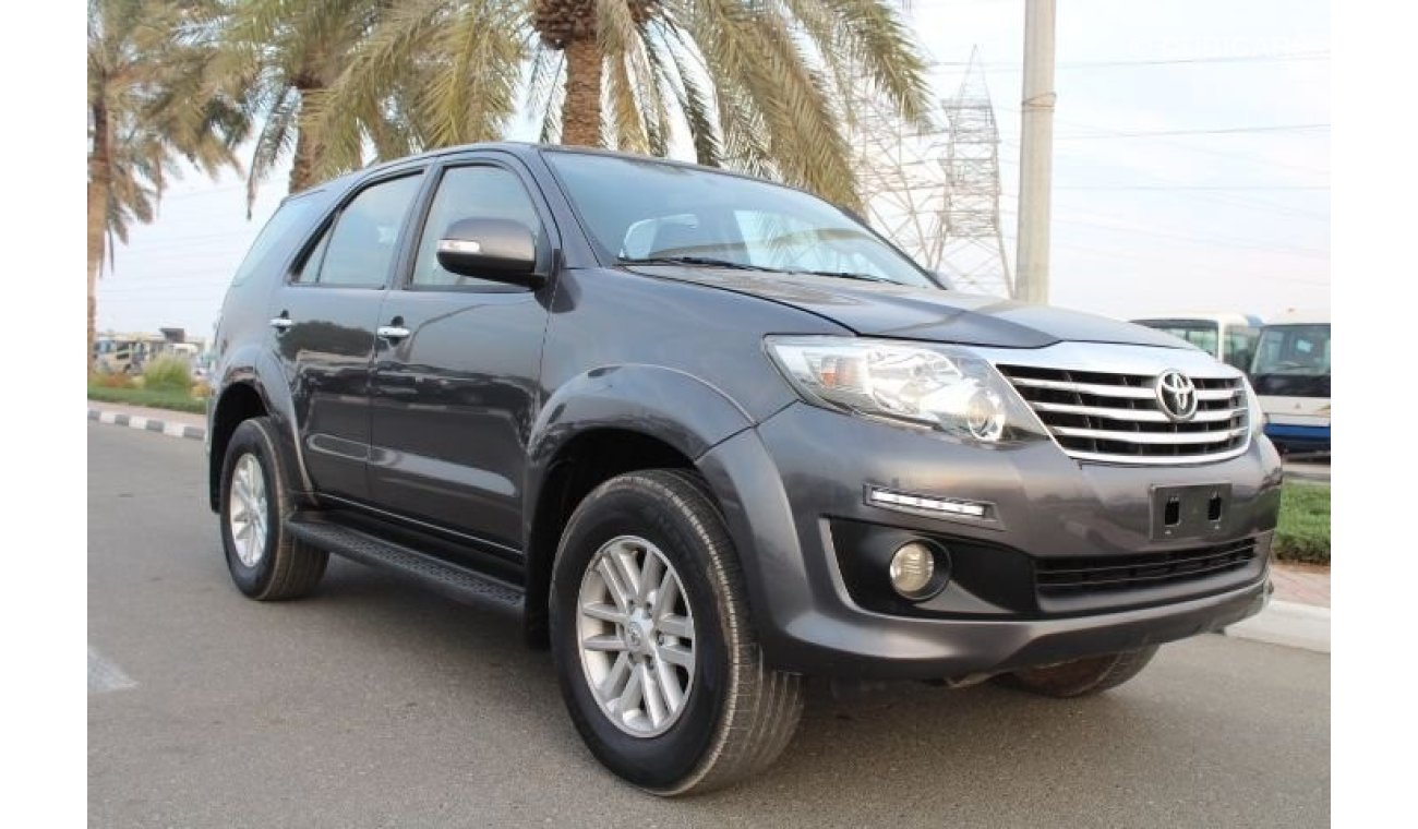 Toyota Fortuner TOYOTA FORTUNER SR5 2012 MODEL