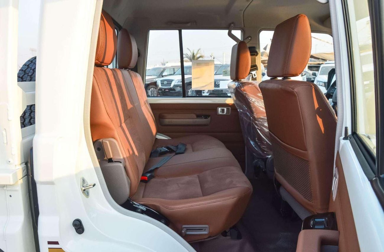 Toyota Land Cruiser Pick Up TOYOTA LAND CRUISER 79 4.0L V6 AT  4WD DC PICKUP 2025