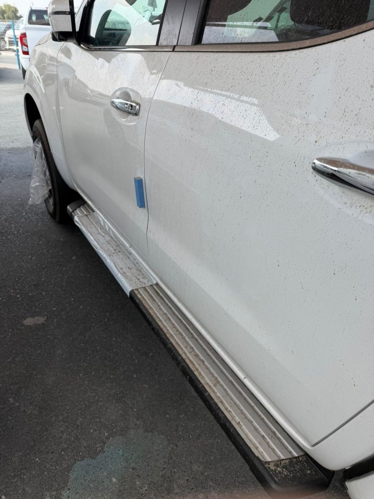 نيسان نافارا Std 2.5L 4WD M/T Nissan Navara 2.5L 4WD M/T