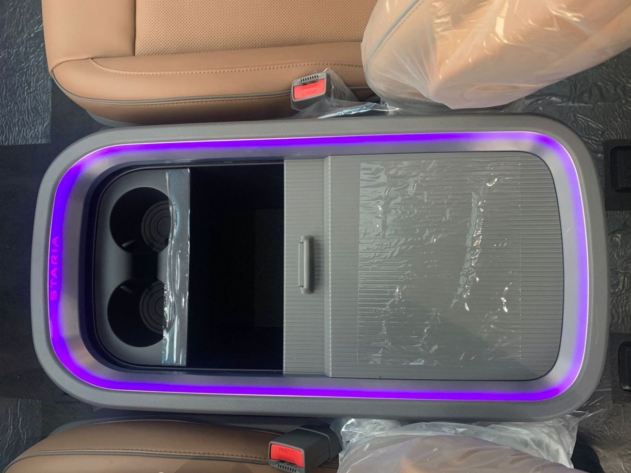 Hyundai Staria 2023 Hyundai Staria Premium C.E.O Edition 2.2L CRDI Automatic AWD