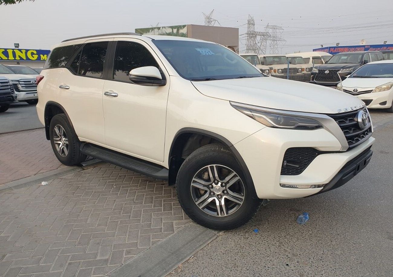 Toyota Fortuner 2.7L 4WD PETROL (USED)