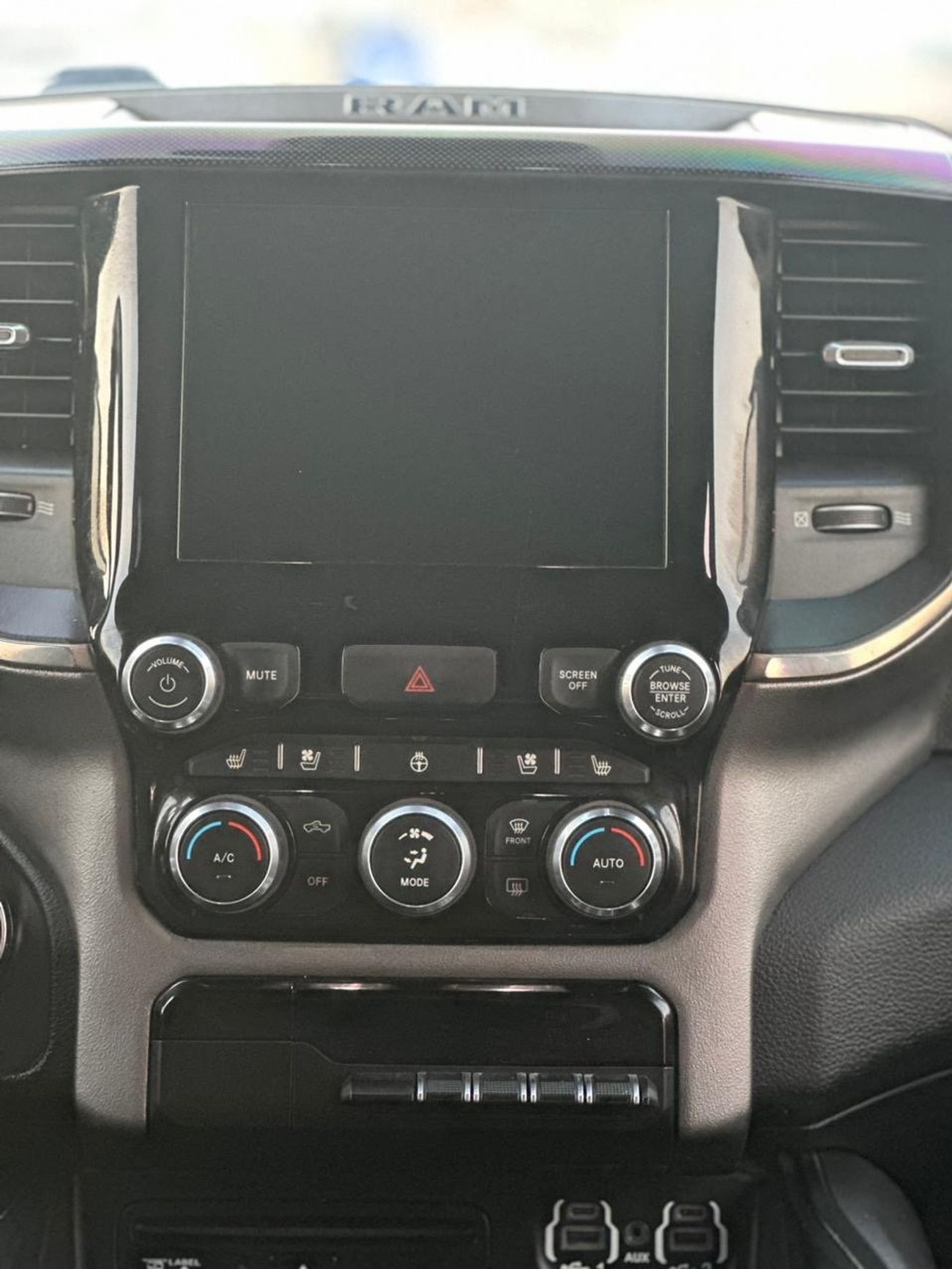 دودج رام فان