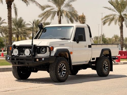 Toyota Land Cruiser Pickup 70 VXR