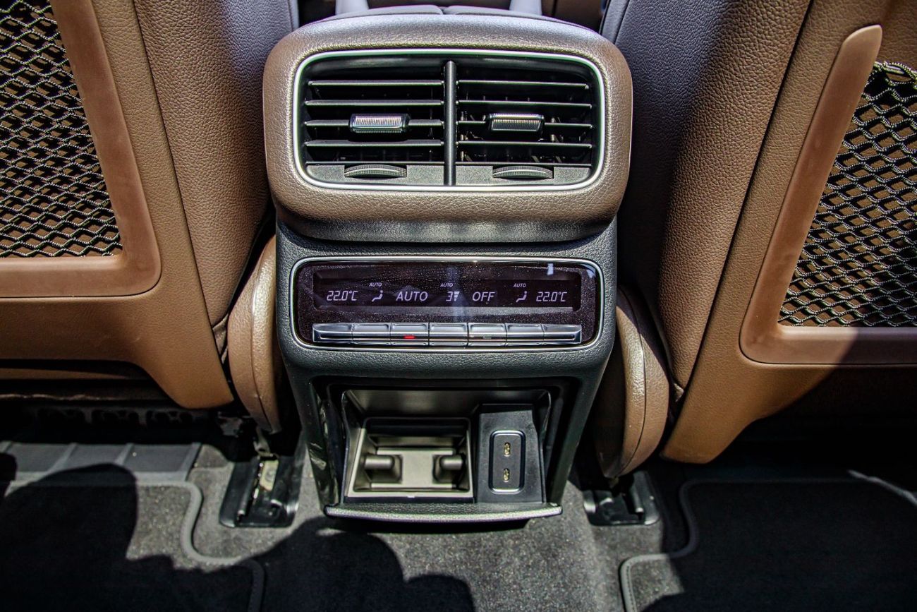 Mercedes-Benz GLE 350 4MATIC NIGHT PACK. Local Registration + 10%