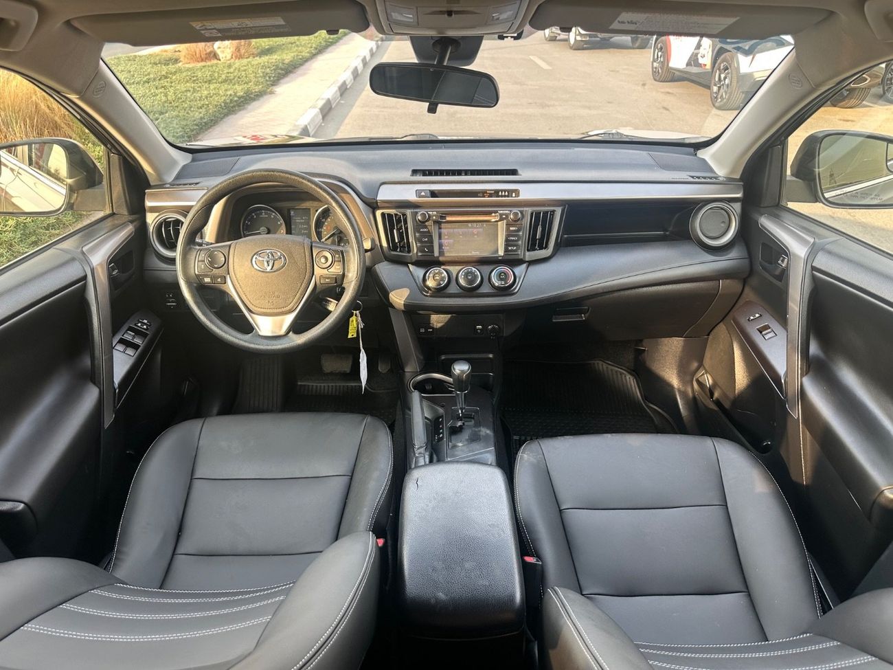 Toyota RAV4 2017 good condition leather seats