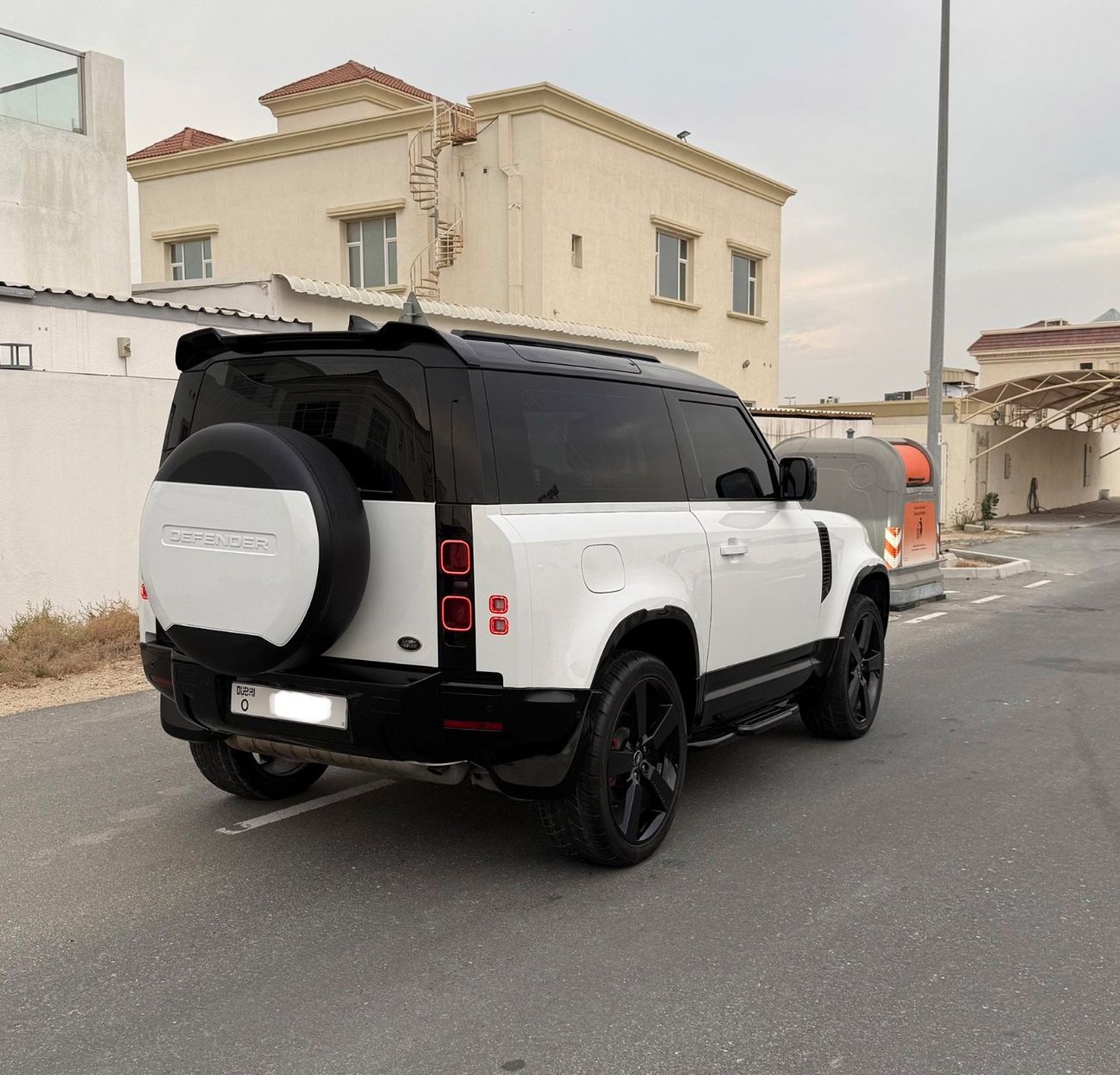 Land Rover Defender 90 SE P300 2.0L
