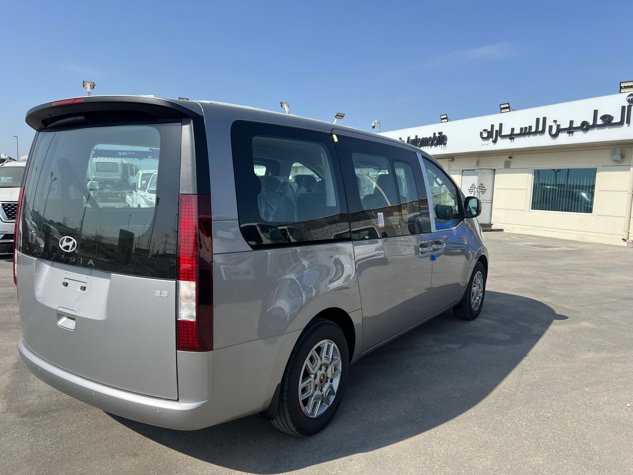 Hyundai Staria Hyundai Staria 3.5L Petrol, Van 9 Seats, Color Silver, Model 2025 (GCC SPECS) AT