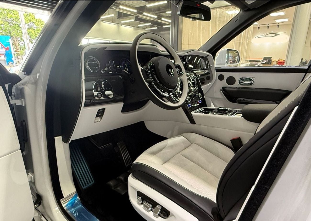 Rolls Royce Cullinan 2025 Rolls Royce Cullinan Black Badge