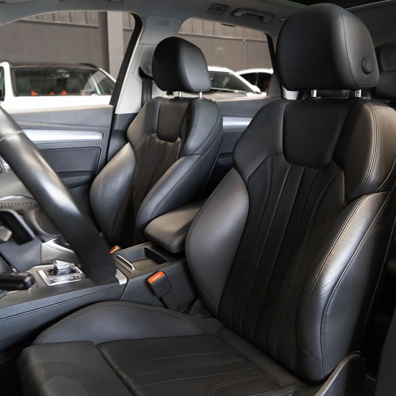 Audi Q5 AED 2,011 pm • 0% Downpayment • Audi Q5 45TFSI S-Line • 1 Year Warranty