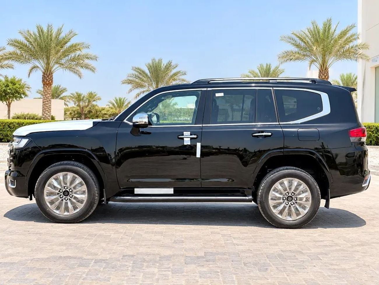 Toyota Land Cruiser VXR 2026 Toyota LC300 VXR | 3.5L Twin-Turbo Petrol | 7-Seater | Africa Export