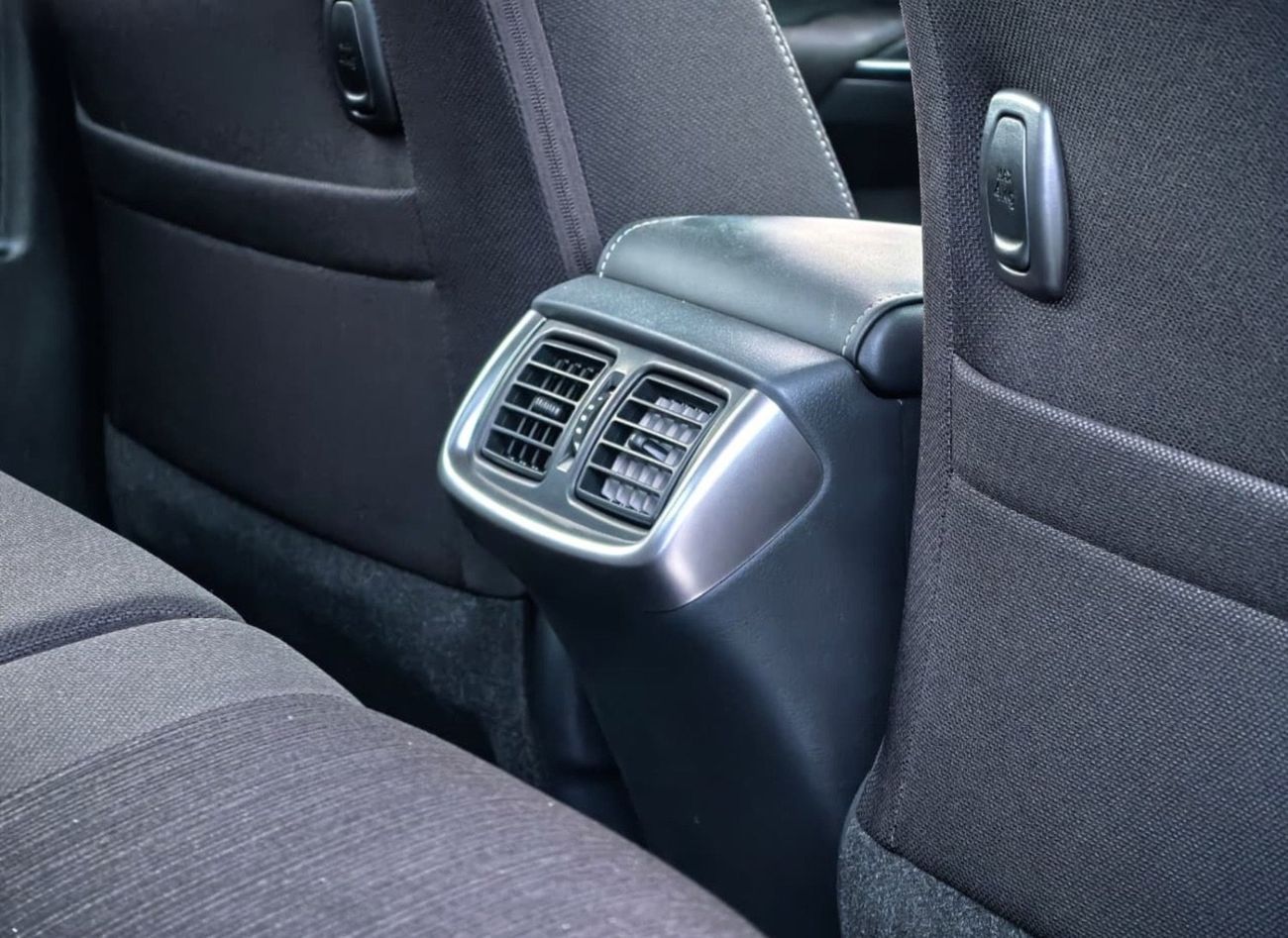 Toyota Hilux 2025 TOYOTA HILUX 2.7L PETROL MANUAL TRANSMISSION