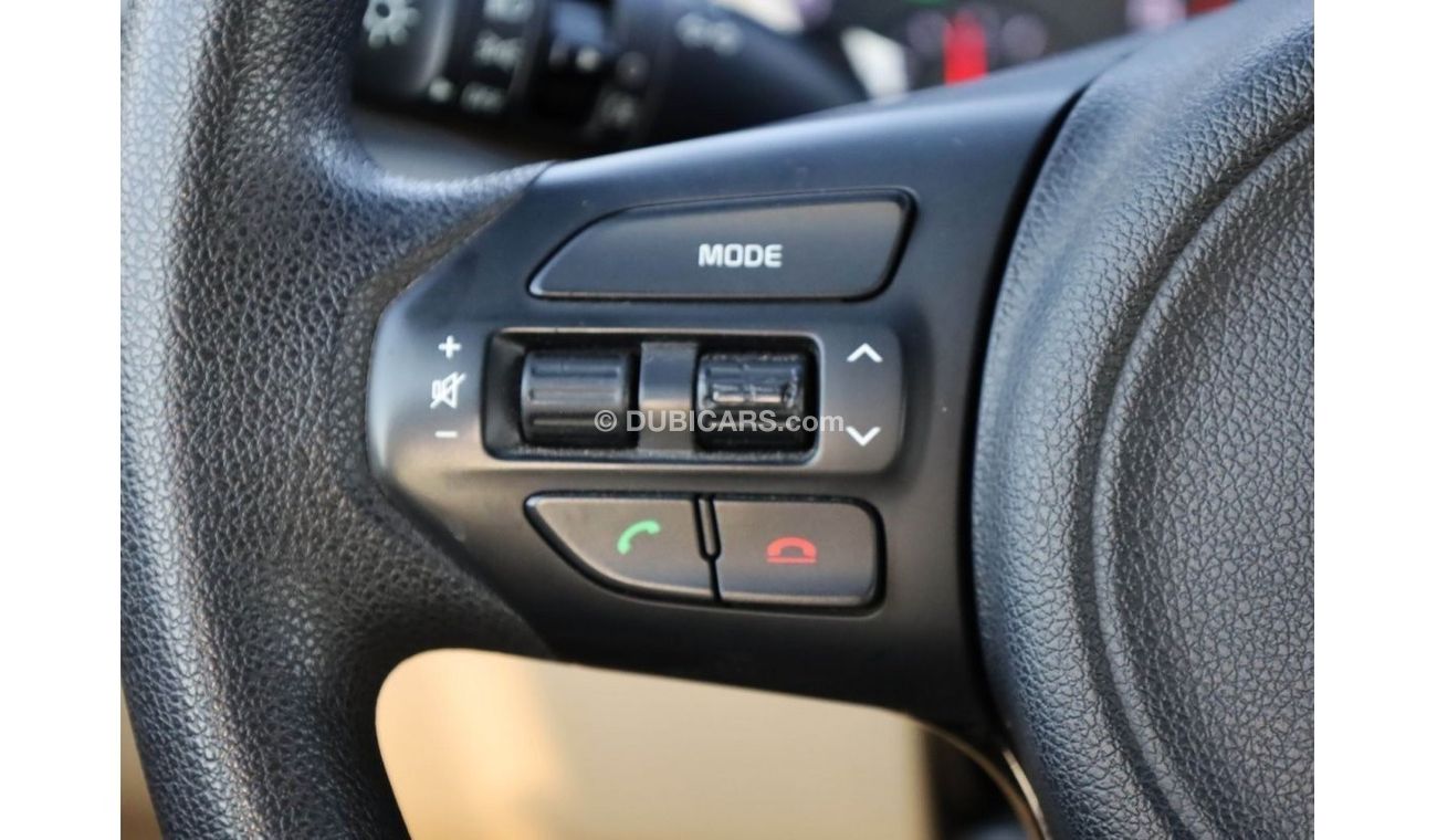 Kia Carnival | Grand Carnival | 8 Seater | 6 CYL | Excellent Condition | GCC Specs