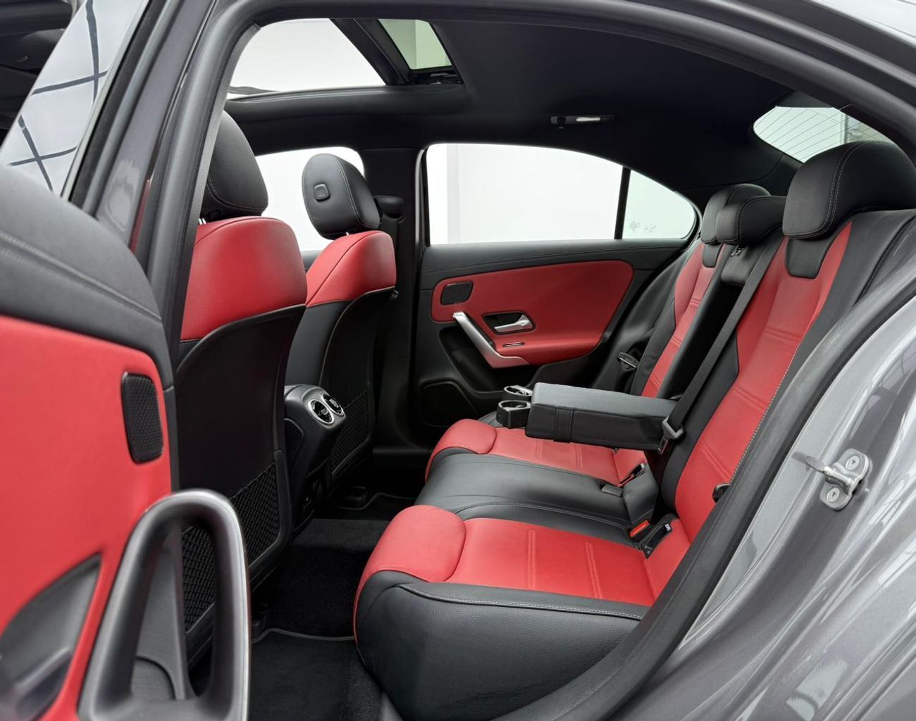 مرسيدس بنز A 35 AMG 4MATIC 2023 Mercedes Benz A35 AMG 4MATIC, 2028 MB Warranty + Service Pack, Full MB Service History,