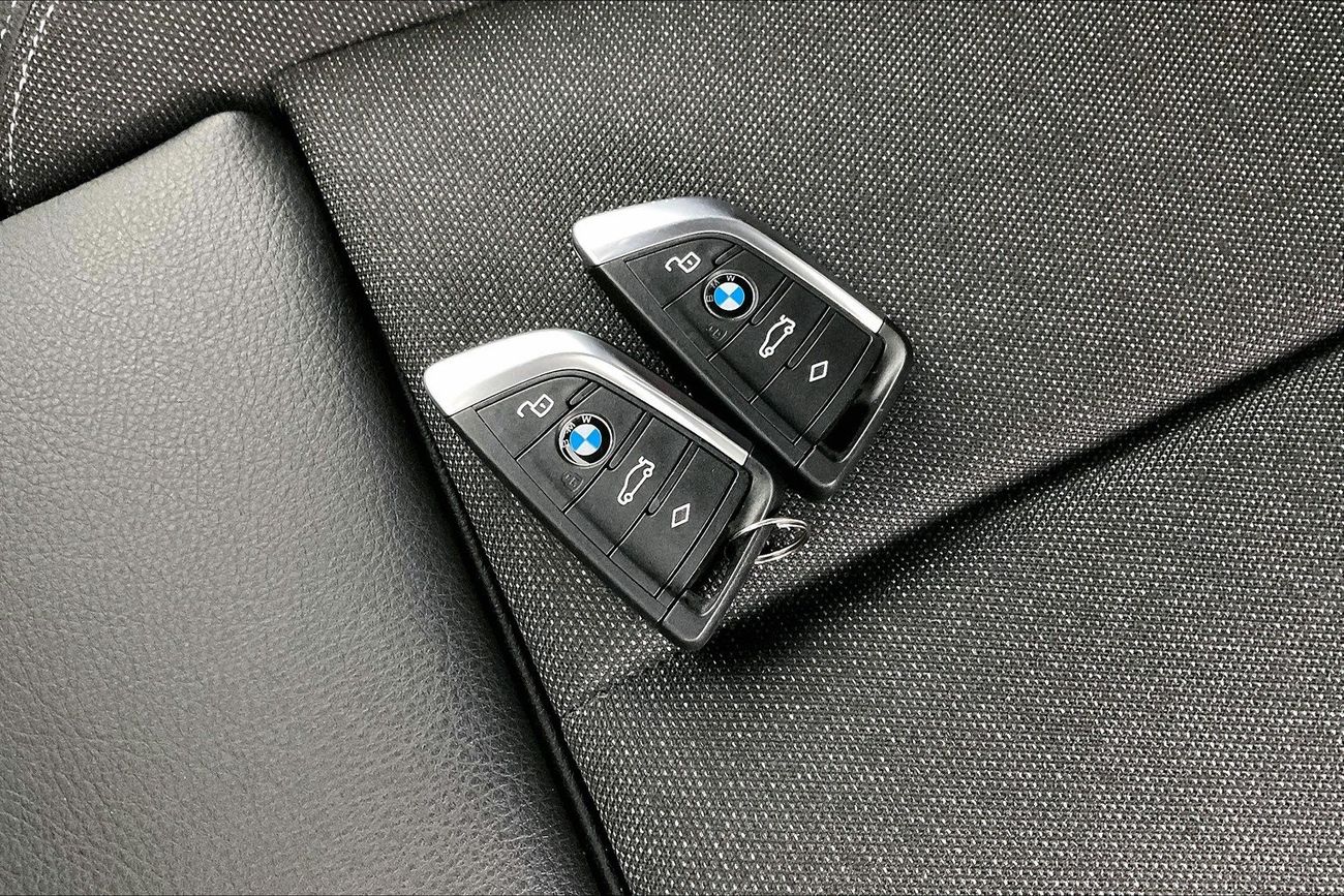 بي أم دبليو 120i Joy Edition | عرض العيد الحصري | خالية من أضرار الفيضانات