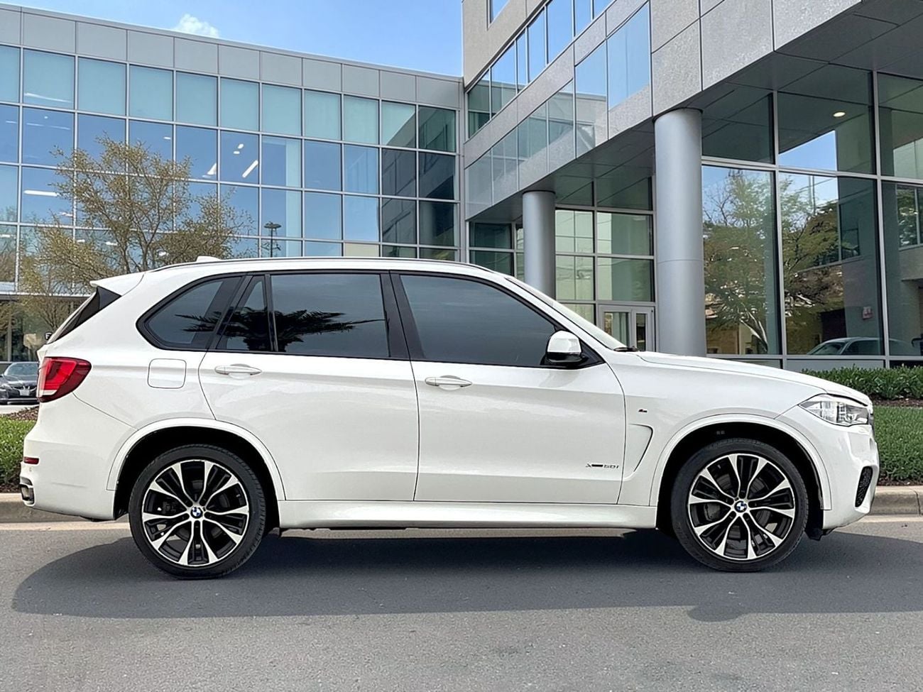 بي أم دبليو X5 1,400 PM | | Xdrive50i | M SPORT | FULL SERVICE HISTORY | 4.4L V8 | 0% DOWNPAYMENT