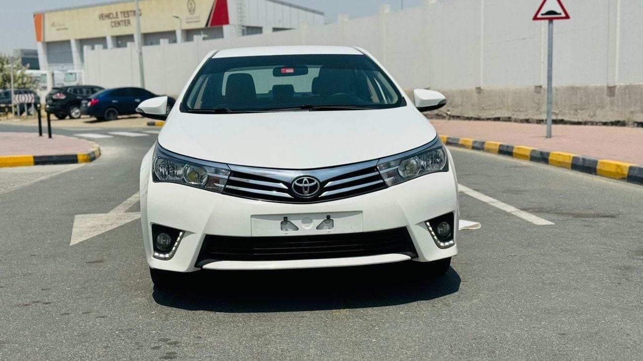 Toyota Corolla SE+ TOYOTA COROLLA MODEL 2014 GCC SPACE 1.6 VERY CLEAN CAR