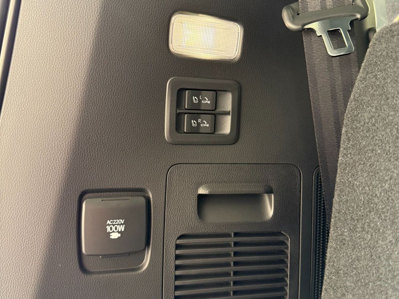 Toyota Land Cruiser VX 4.0 V6 FULL OPTION **EXPORT ONLY**التصدير فقط خارج الخليج***