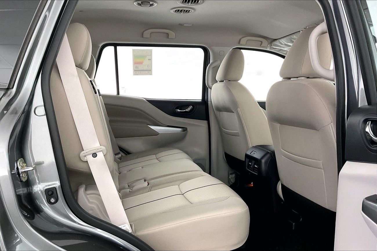 نيسان إكستيرا Titanium | ضمان مجاني لمدة عام | 0 دفعة أولى