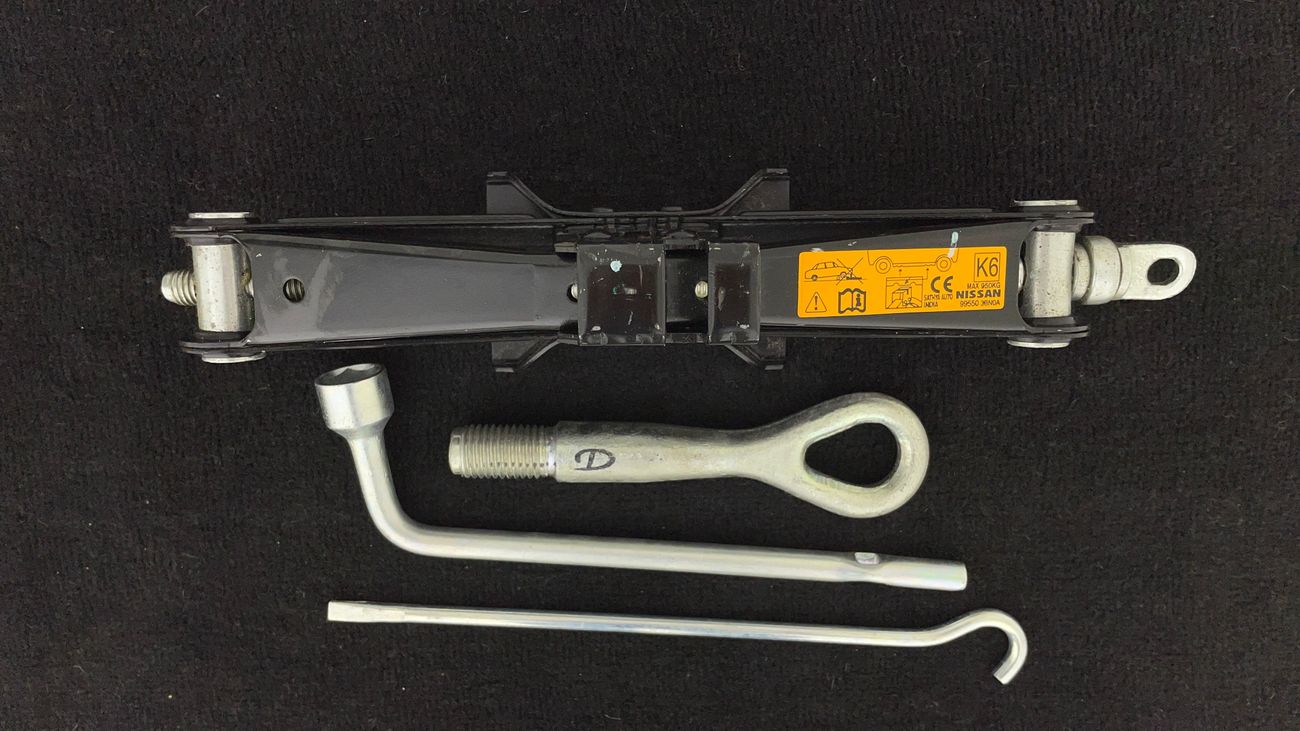 نيسان صني SV 1.5 | بدون دفعة مقدمة | اختبار قيادة مجاني للمنزل