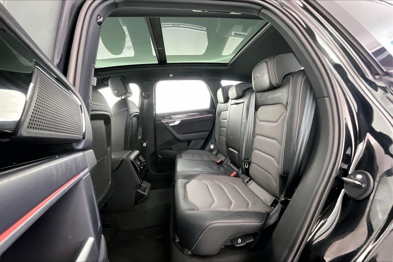Volkswagen Touareg R-LINE | Guaranteed Warranty | 0 Down Payment